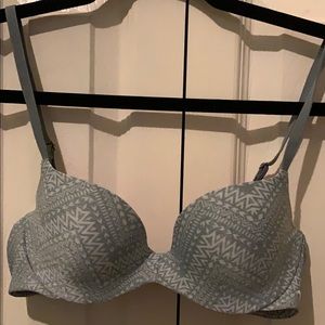 32B Victoria’s Secret Bra
